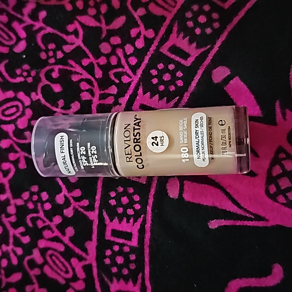 Revlon 24-hours Colorstay foundation